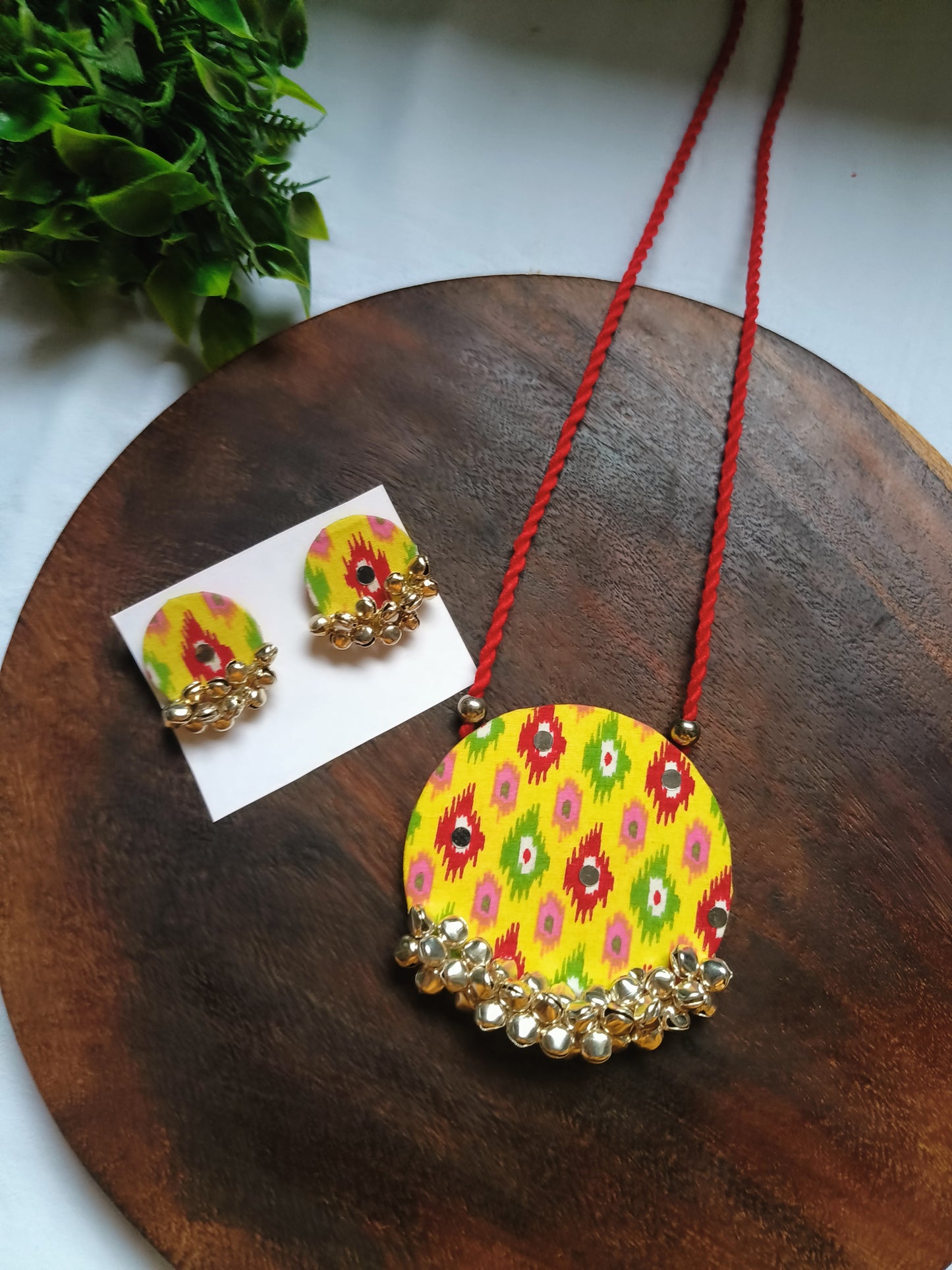 Classic necklace