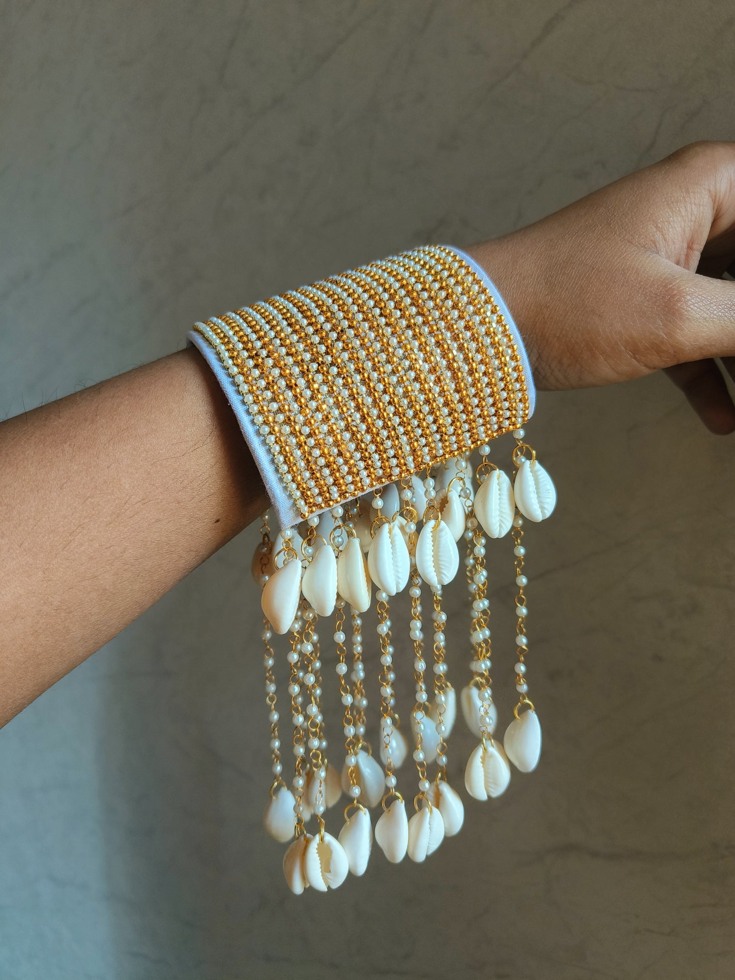 Kashish handcuff