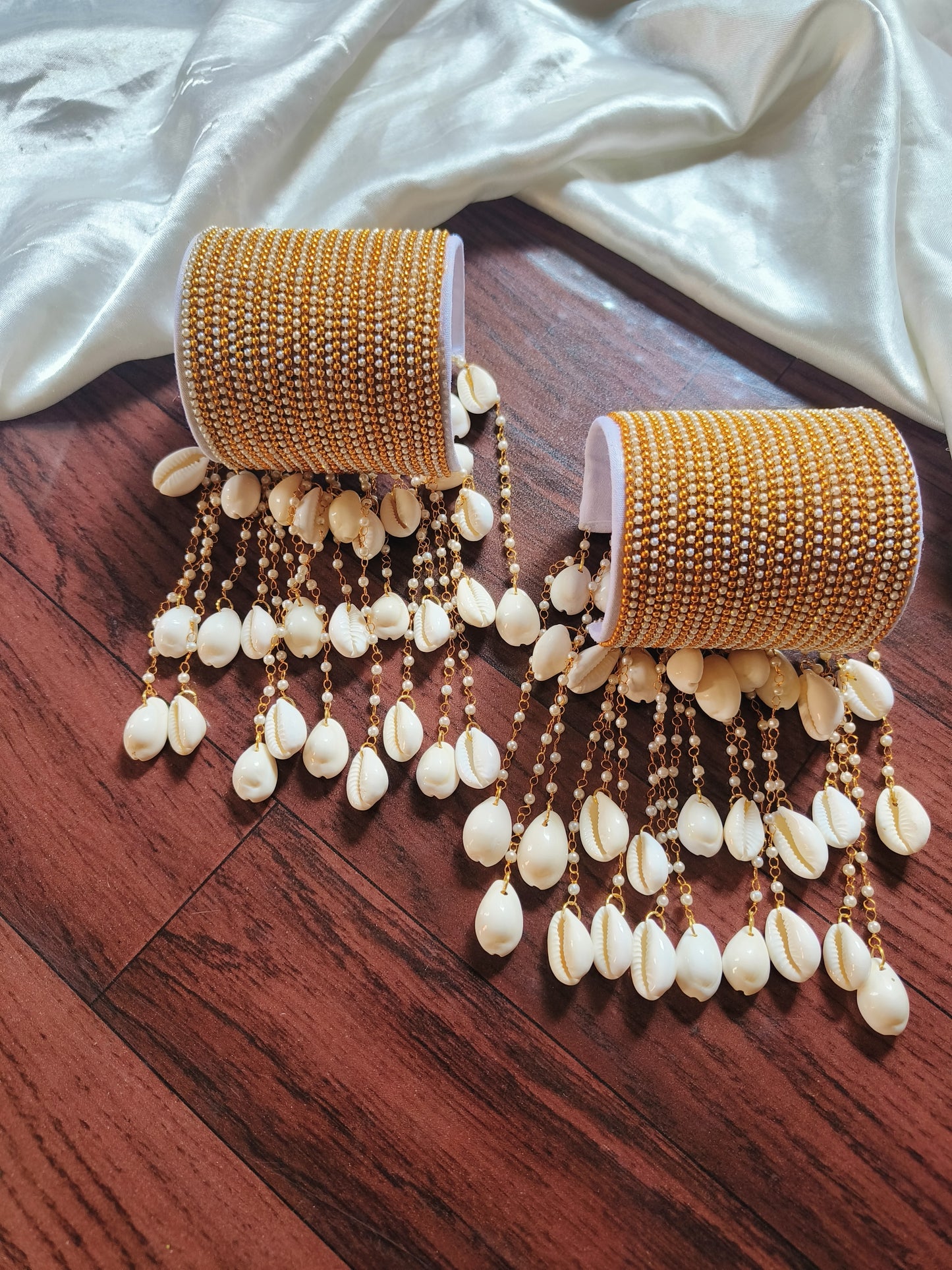 Kashish handcuff