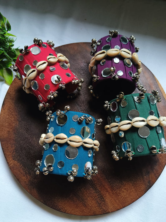 Aaina handcuff