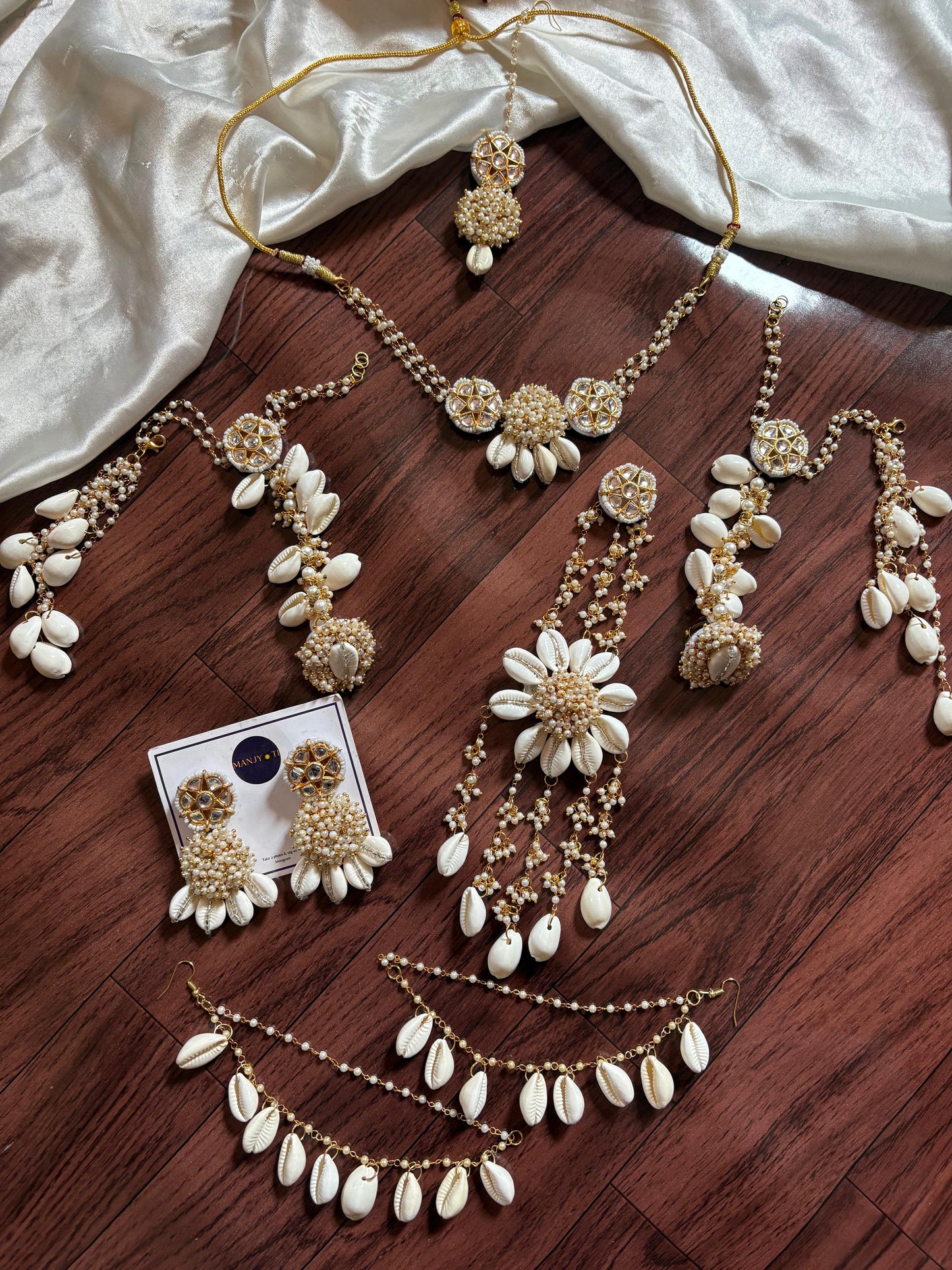 Saanjh set with hairpin