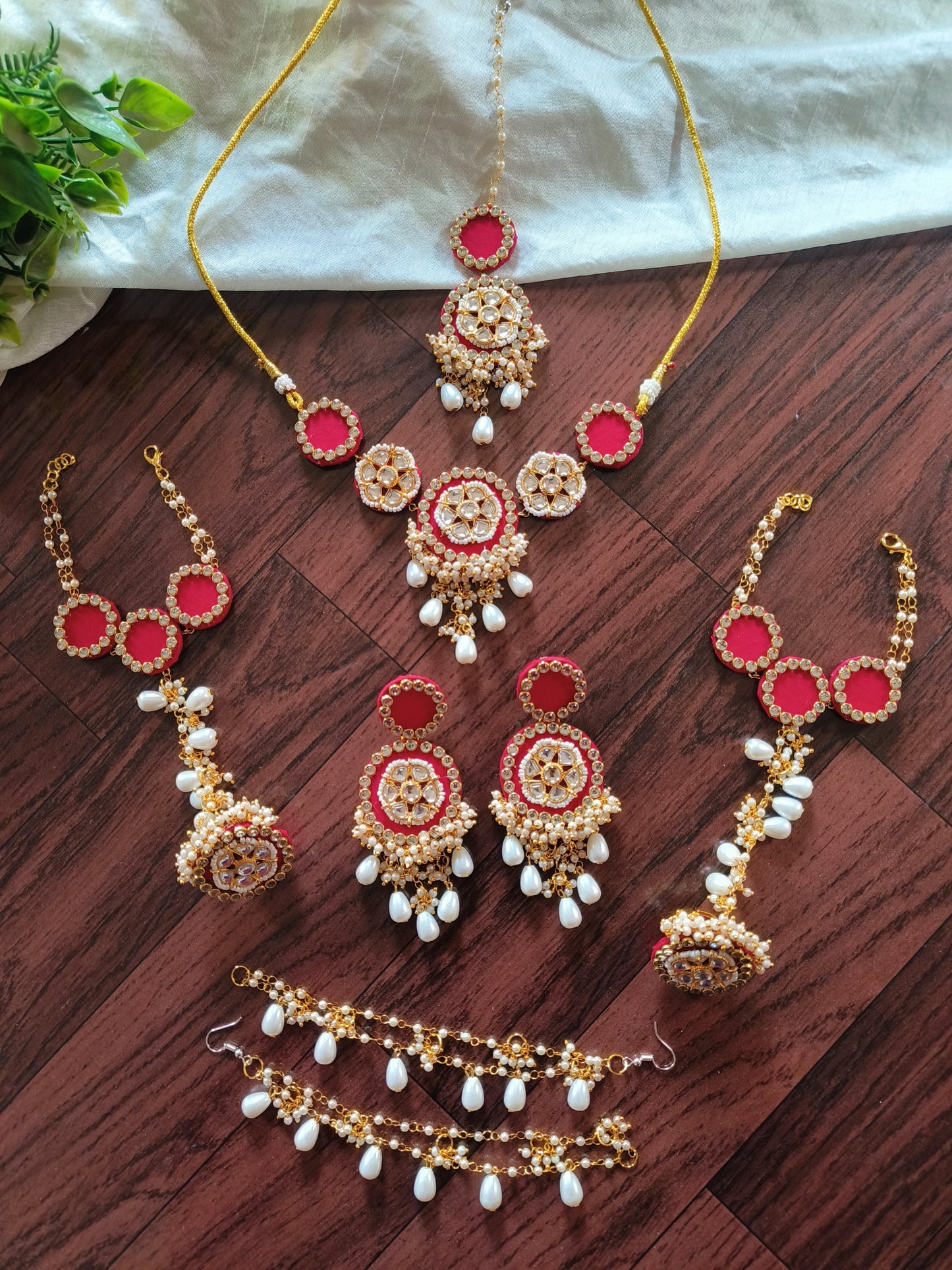 Aakriti set
