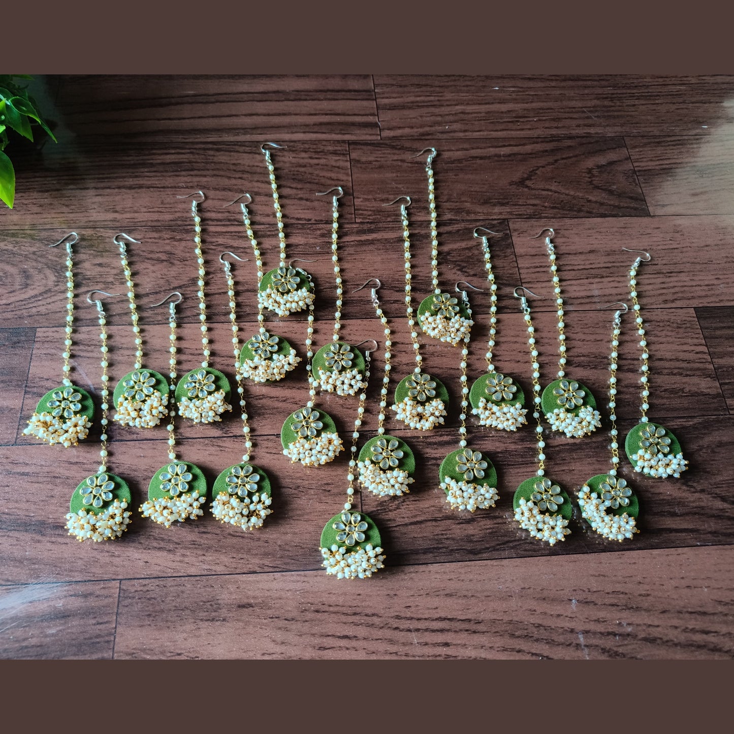 Return gift maangteeka