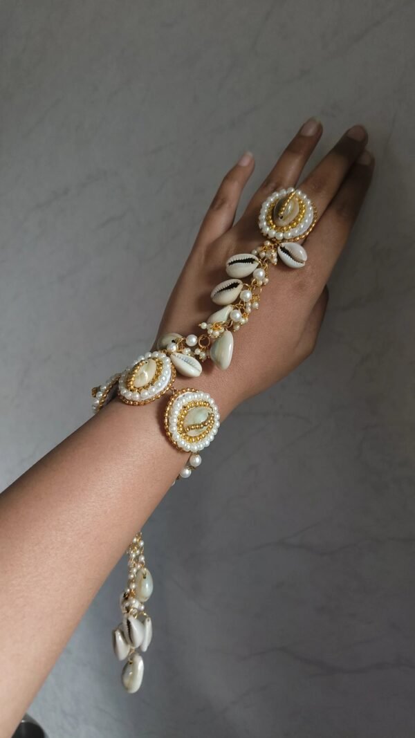 sunehri hathphool haldi jewellery