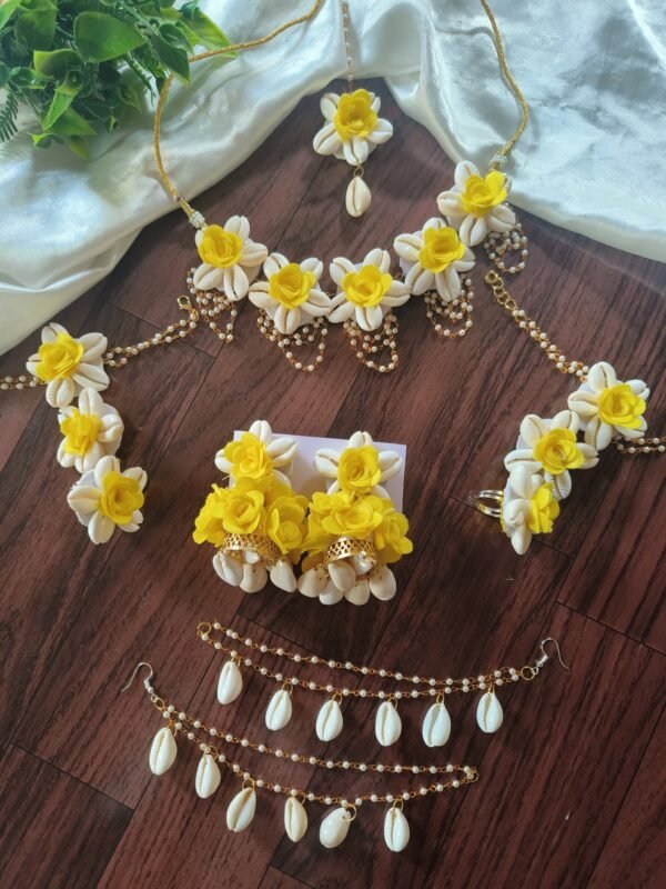 falguni haldi jewellery set